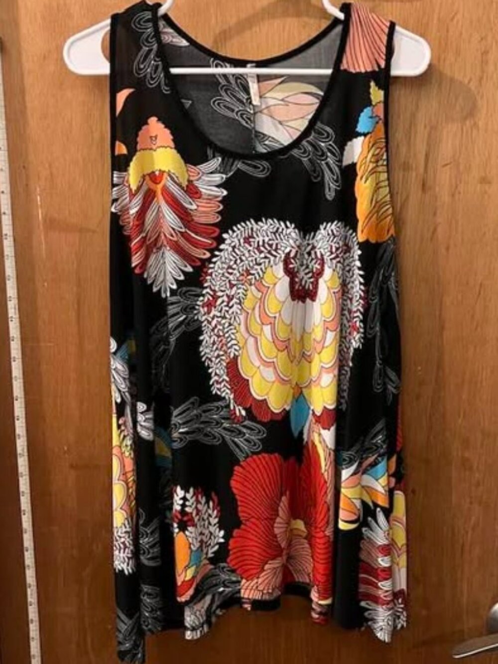 🐻Size 3XL - Boom Boom - Black and Multi-Colored Floral Sleeveless Pullover